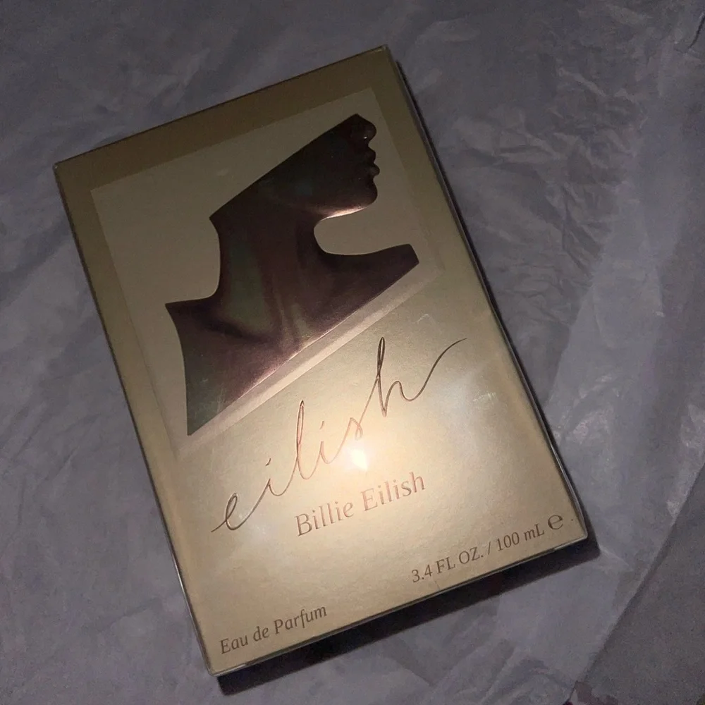 Billie Eilish Perfume - Picture 1 of 9